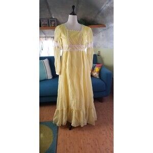 Vintage 1970s Cottagecore Prairie Maxi –– Daisy Lace Trim – Boho S/M